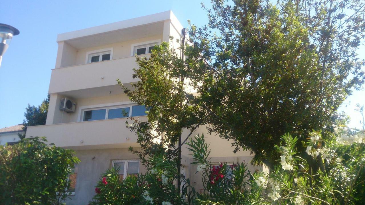 Apartments Dora Vantacici Exterior foto